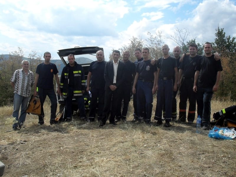 PROKUPLJE predsednik opstine boban lepojevic sa vatrogascima foto lj mitic