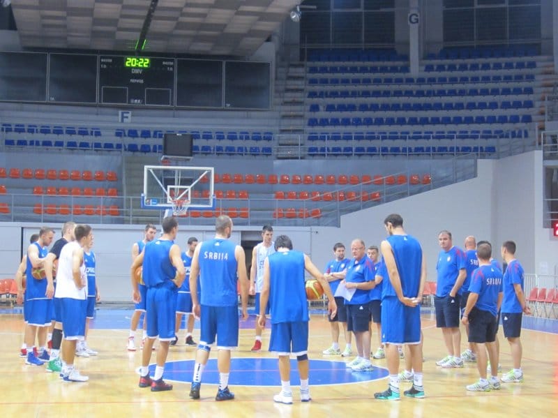 Košarkaši Srbije odradili trening u Čairu 1 kosarkasi srbije i duda ivkovic u hali cair nis