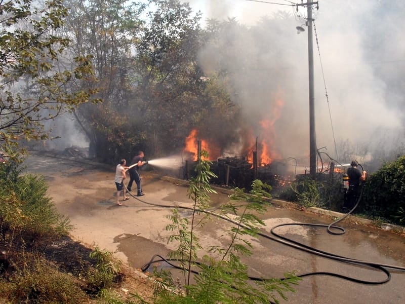 PROKUPLJE vatrogasci gase pozar foto ljubisa mitic