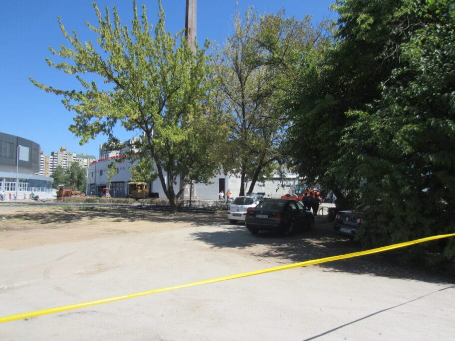 Zabranjen parking kod hale Čair 9 IMG 2292