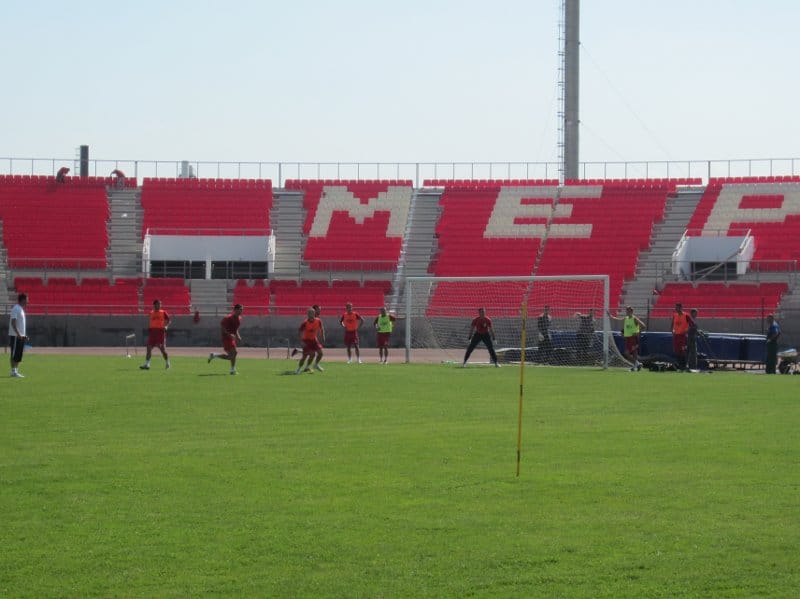 stadion cair i fudbaleri radnickog