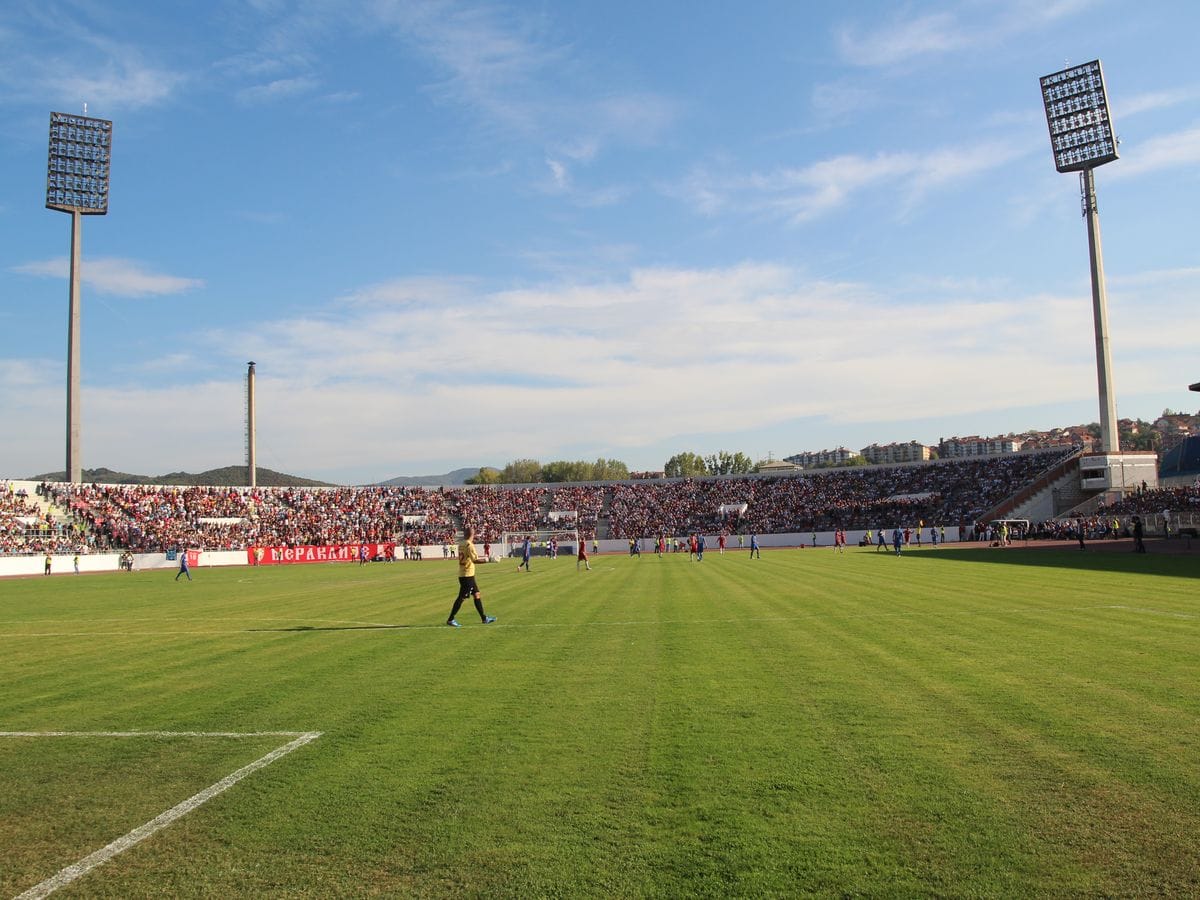 stadion cair reflektori