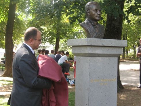 Otkrivena bista Jovanu Hadži Vasiljeviću 1 Otkrivanje biste