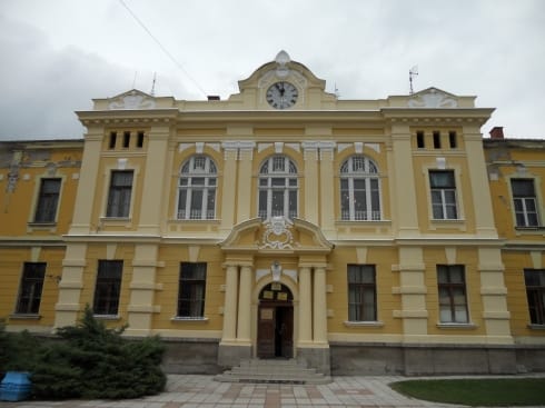 490x370 opstinska zgrada 1