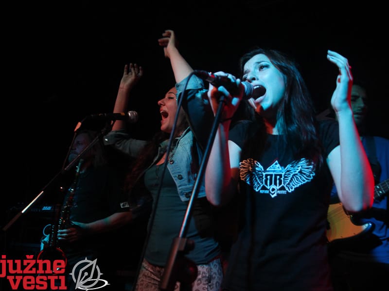 Odlična svirka u Fidbeku 1 ZAA i Greenfingersi 13