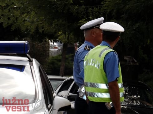 Pucnjava u gradskom parku u Vranju 1 490x370 Policija kosta