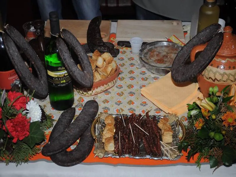 Dominacija juga na Sajmu etno hrane 14 800x600 peglana kobasica