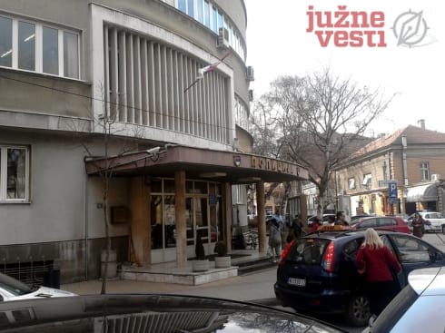 Pokušala da opljačka dragstor 19 Policijska uprava Nis