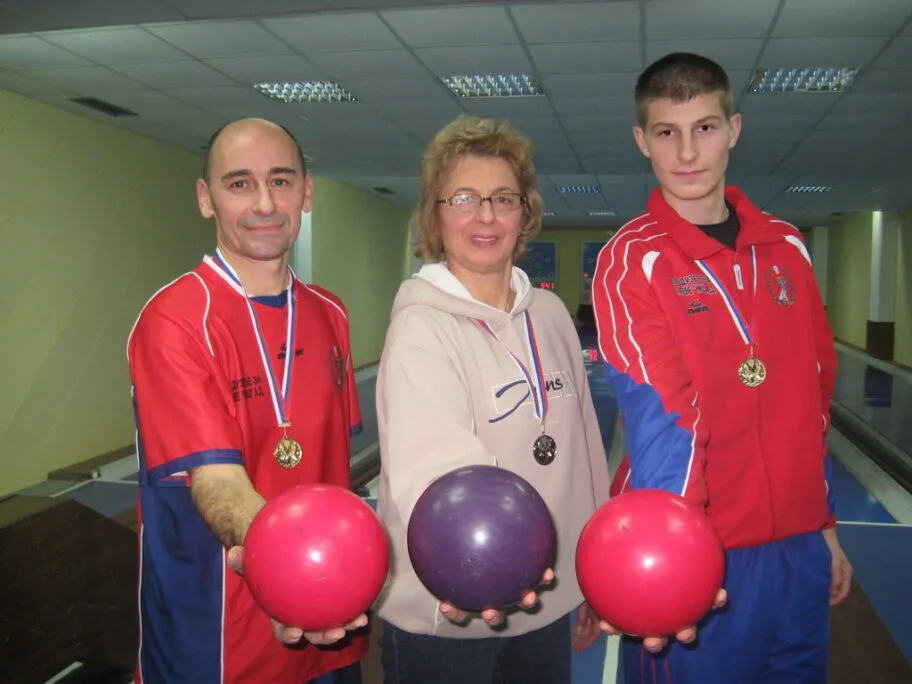 Održano prvenstvo Niša u kuglanju 16 ampioni 2012