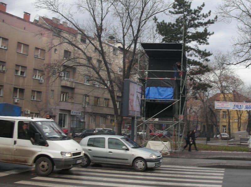 Poslednje pripreme za početak proslave 2 Untitled