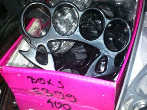 Hladno oružje u kineskim prodavnicama 2 Bokser kineska prodavnica