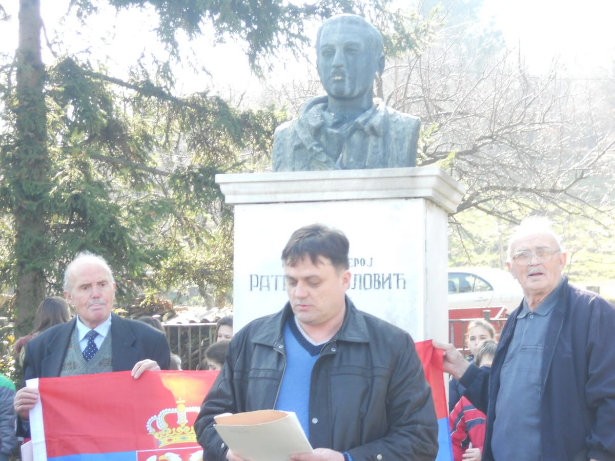 Obeležen dan rođenja Ratka Pavlovića Ćićka 1 ispred spomenika