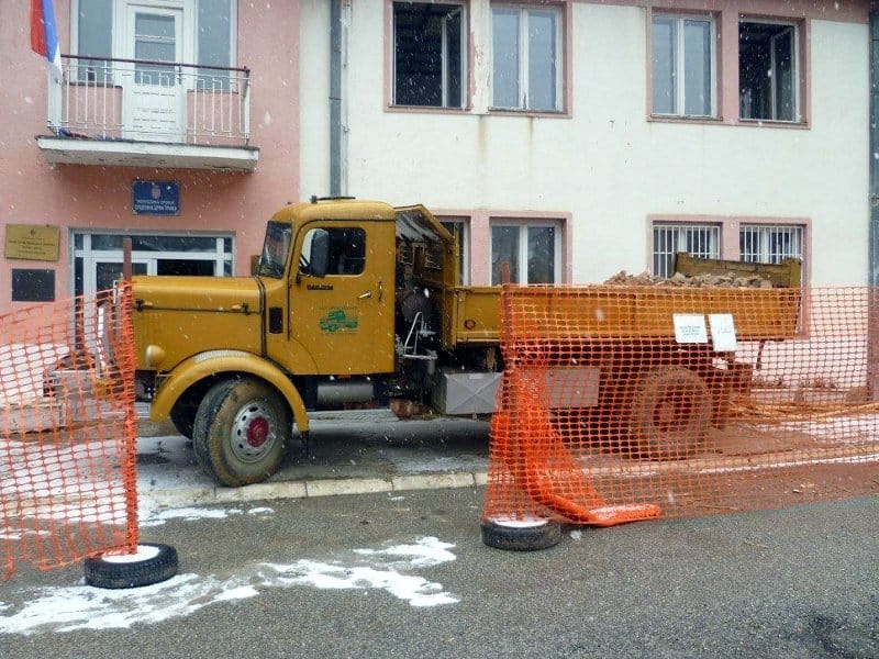 usluzni centar crna trava