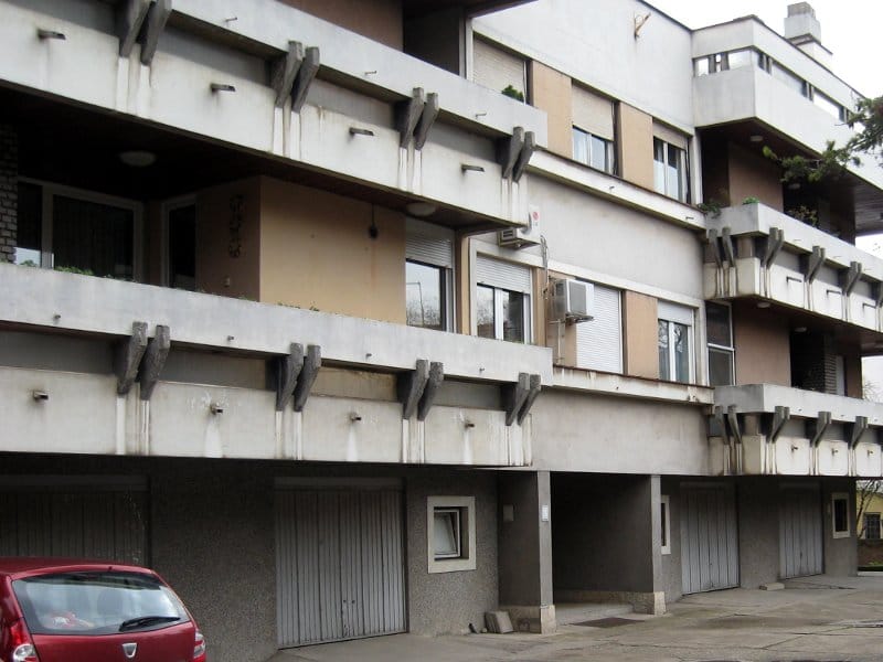 Prijatelja slučajno ubio pištoljem 17 zgrada