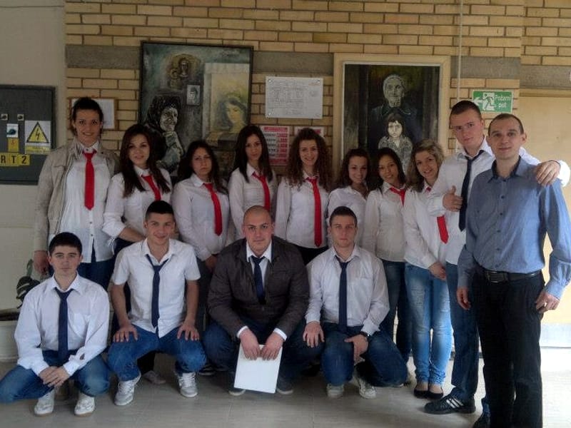 Nedelja francuske kulture u Dimitrovgradu 1 ucenici gimnazije na kraju obelezavanja nedelje francuske kulture