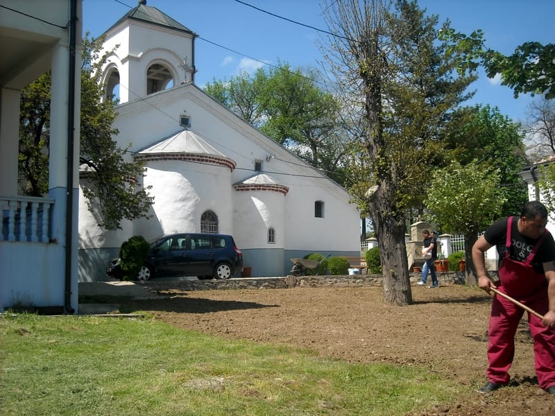 Ekološka brigada uredila crkveni park 11 DSCN0953