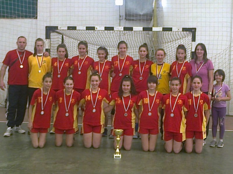 rk naisa devojcice 1999 godiste