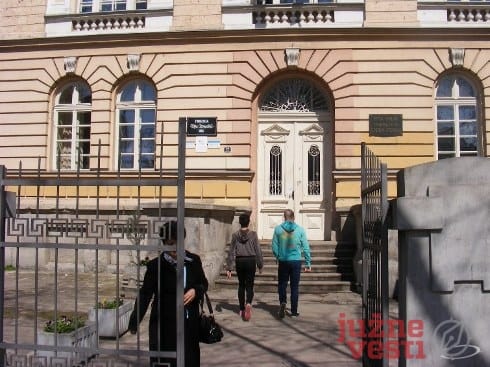 Po odeljenje manje u 3 niške gimnazije 2 490x370 niske gimnazije