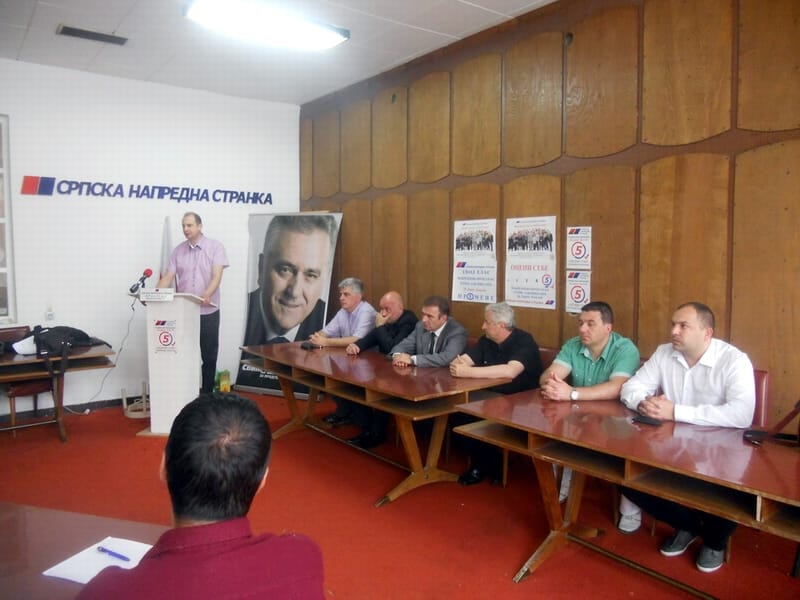 SNS: ispitati mahinacije u Bolnici 5 SNS KONFERENCIJA