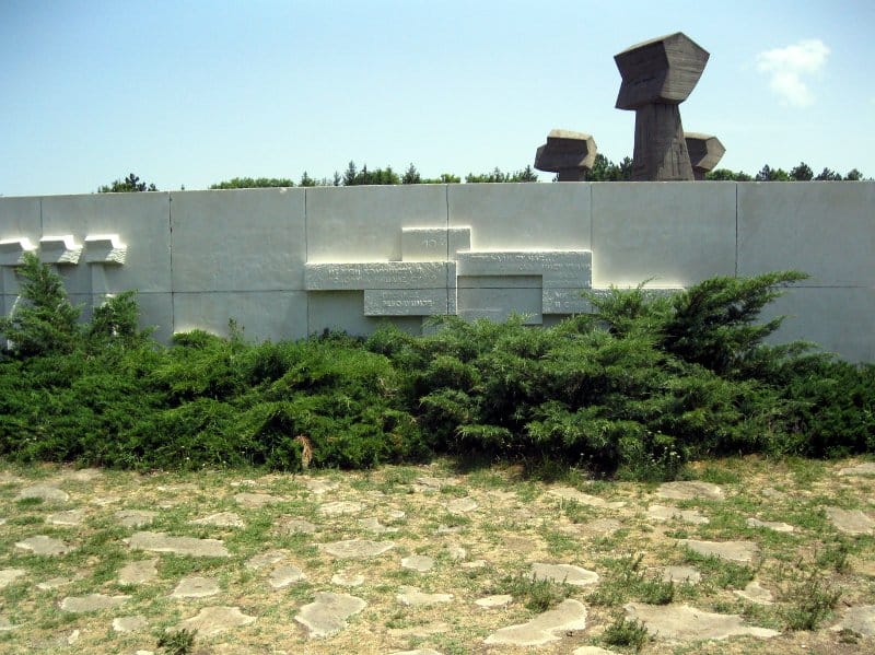 bubanj spomenik ocisceno