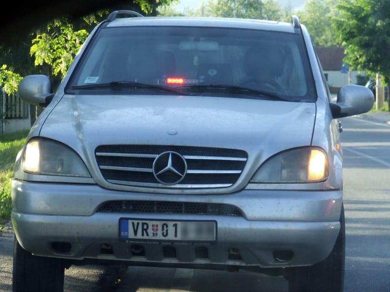Džipom iz Vranja vode kampanju u Kosjeriću 9 mercedes vranje kosjeric