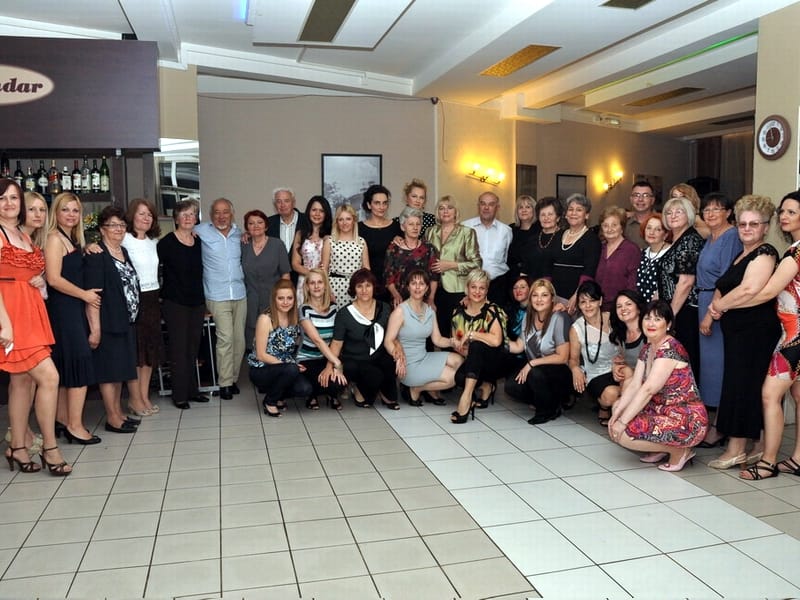 sadasnji radnici i penzioneri sestre na neonatologiji i pedijatri