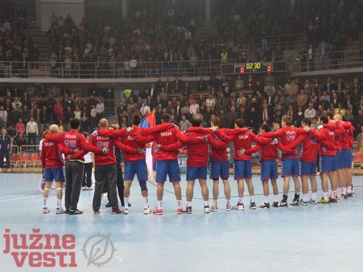 Nenadić: "Neka gori Čair" 1 Rukometasi srbije u hali cair nis