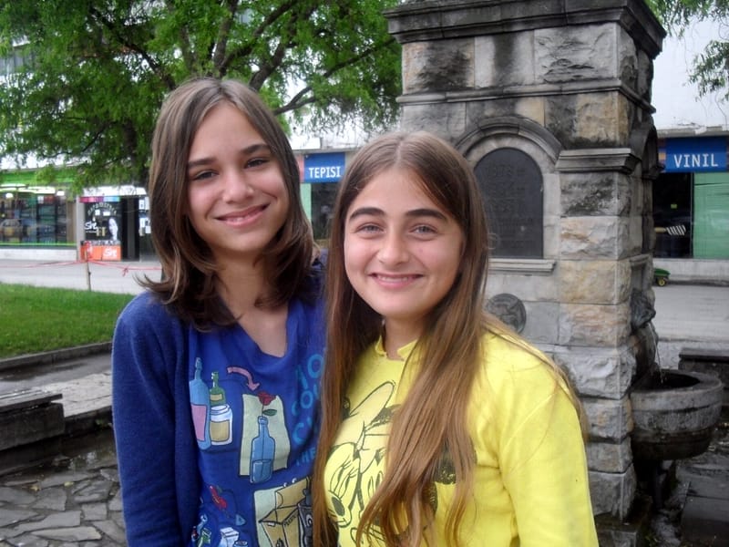 jelena levo i teodora