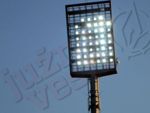 Radnički igra pod reflektorima 8 reflektor2