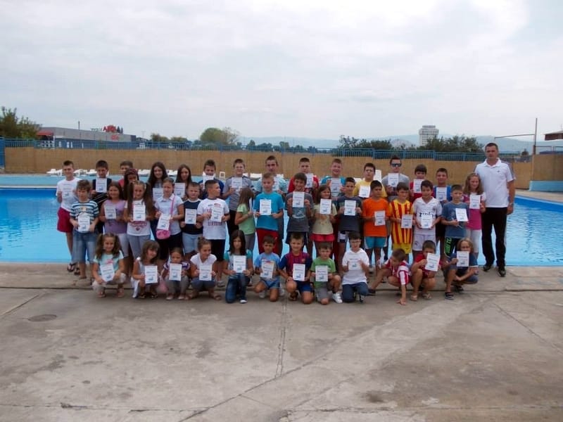 Polaznici skole plivanja jpg