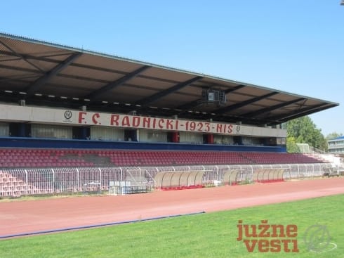 490x370 stadion cair zapad avgust 2012