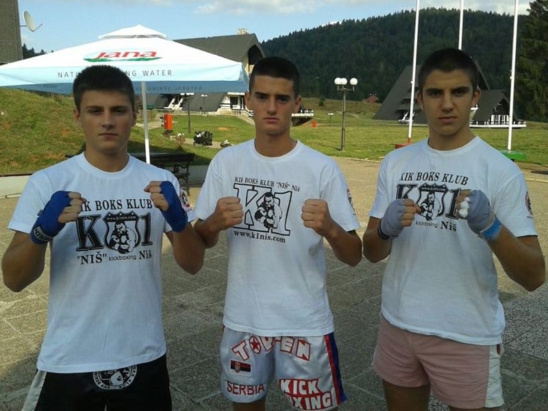 kik boks nis juniori