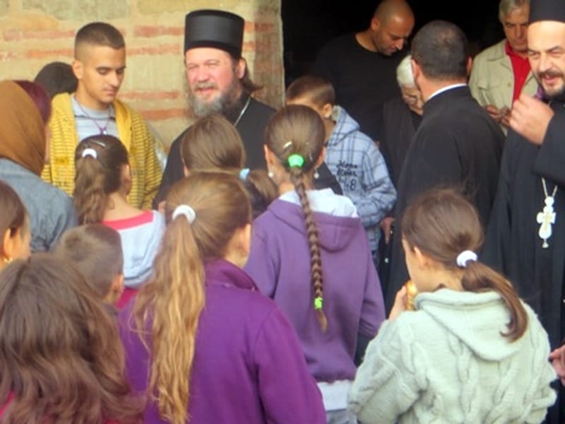 vladika Jovan posle liturgije