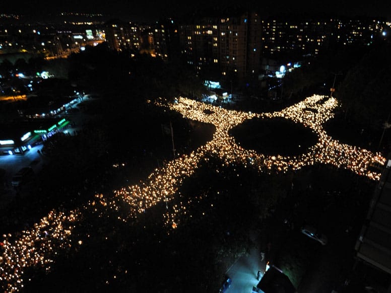 Nišlije formirale "svetleći krst" 1 krst vanja keser