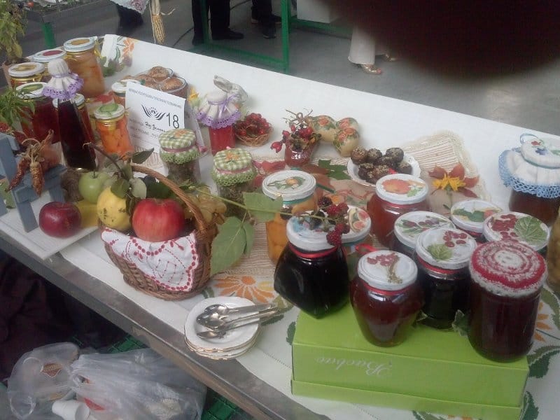 Ajvar od pečuraka i slatko od ljubičica 1 zimnica