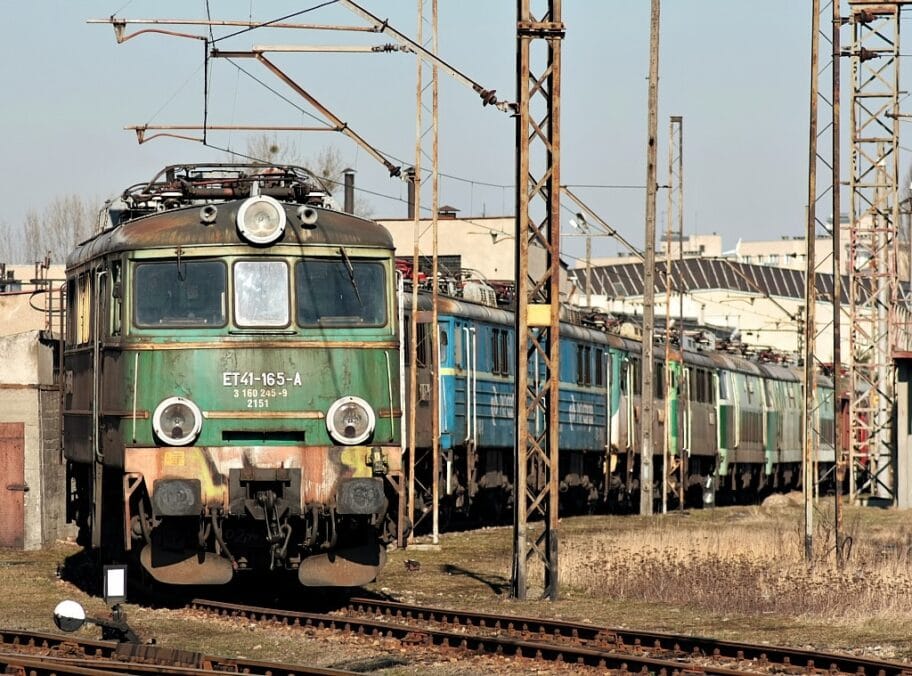 Krali gorivo iz lokomotiva i buldožera 6 lokomotiva