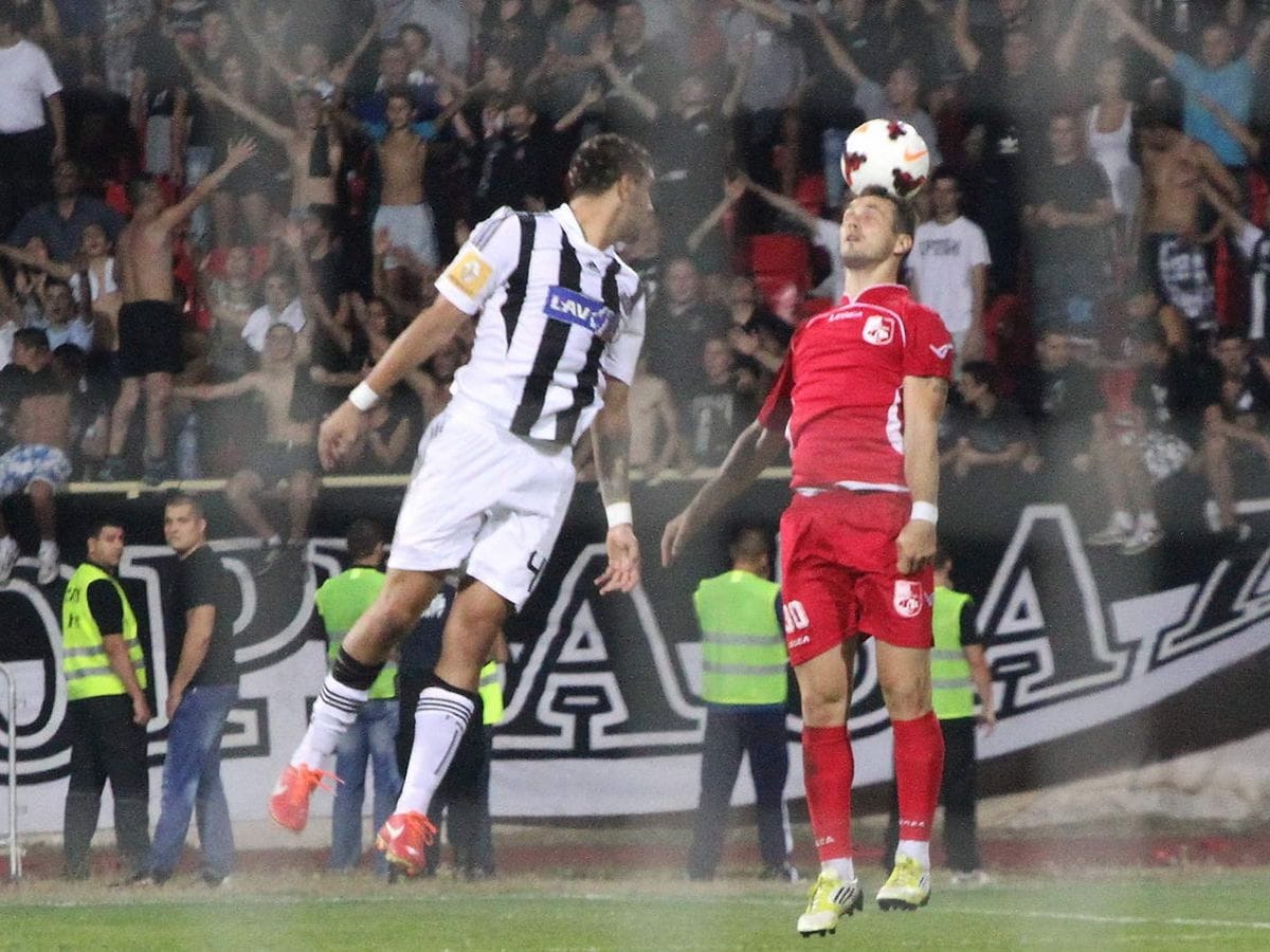 vladan pavlovic u skoku na mecu sa partizanom