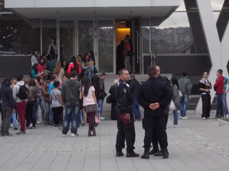 Protest studenata medicine, u dekanatu i policija 2 Protest Medicinski