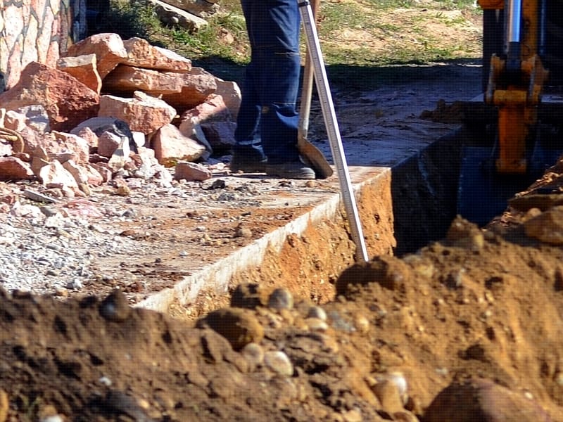 Starac upao u kanal u centru Prokuplja 2 kanal vodovod Kosta ilustracija