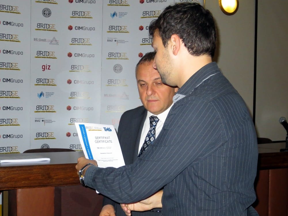 Nova praktična znanja za studente i privrednike 1 Dodela sertifikata