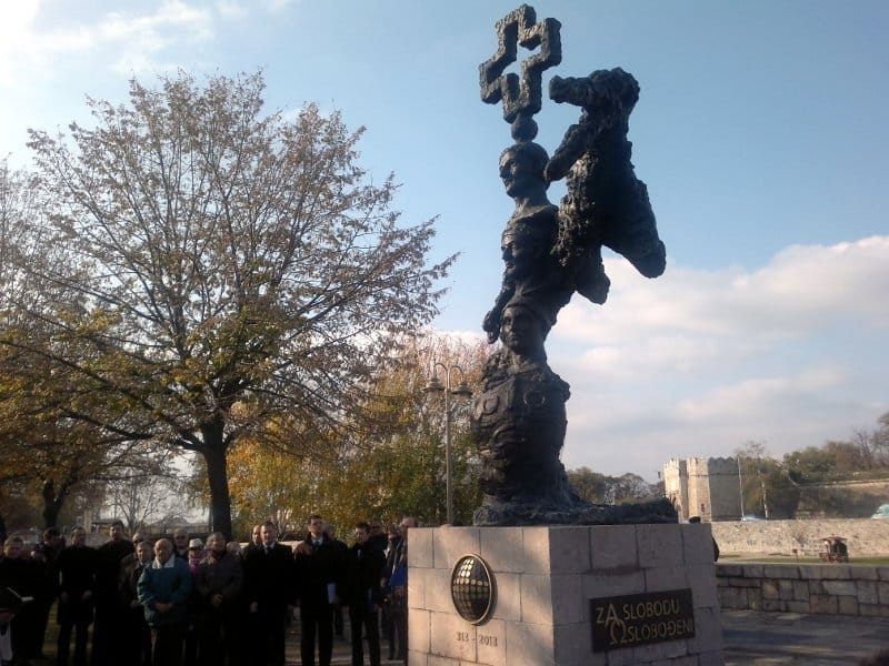 spomenik konstantinu na keju1