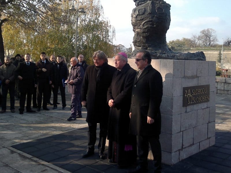 spomenik konatsntinu na keju2