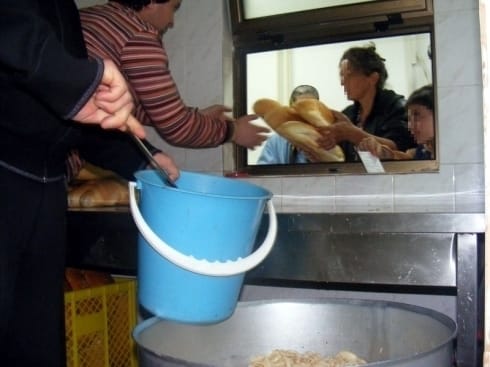 Narodna kuhinja glavna tema niške Skupštine 14 NARODNA KUHINJA KURSUMLIJA 2