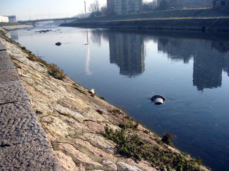 kanta i dalje u vodi