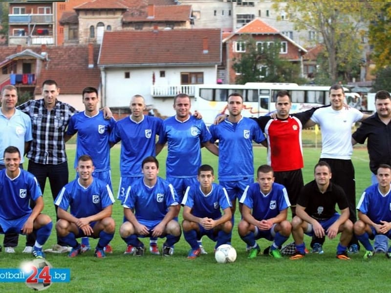 fudbaleri i Strucnii stab Balkanskog posle jedne od zonaskih pobeda