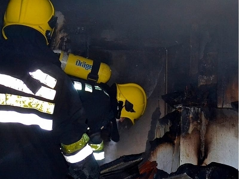 vatrogasci pozar stan ilustracija kosta juzne vesti