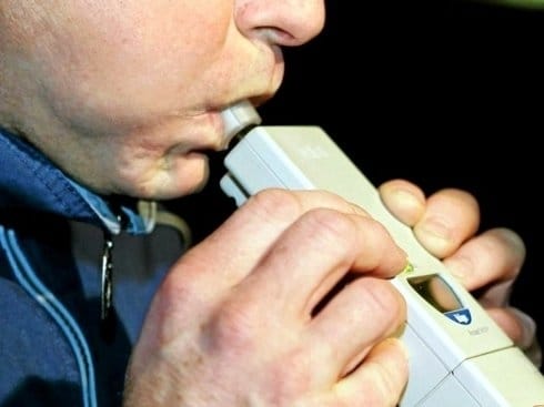 Tokom vikenda "uhvaćeno" 17 pijanih vozača 7 alkometar zvornikdanas