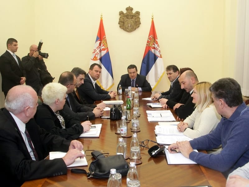 Vlada postigla dogovor sa radnicima "Jumka" 15 Sastanak Dacica i Mirovica sa radnicima Jumka 11