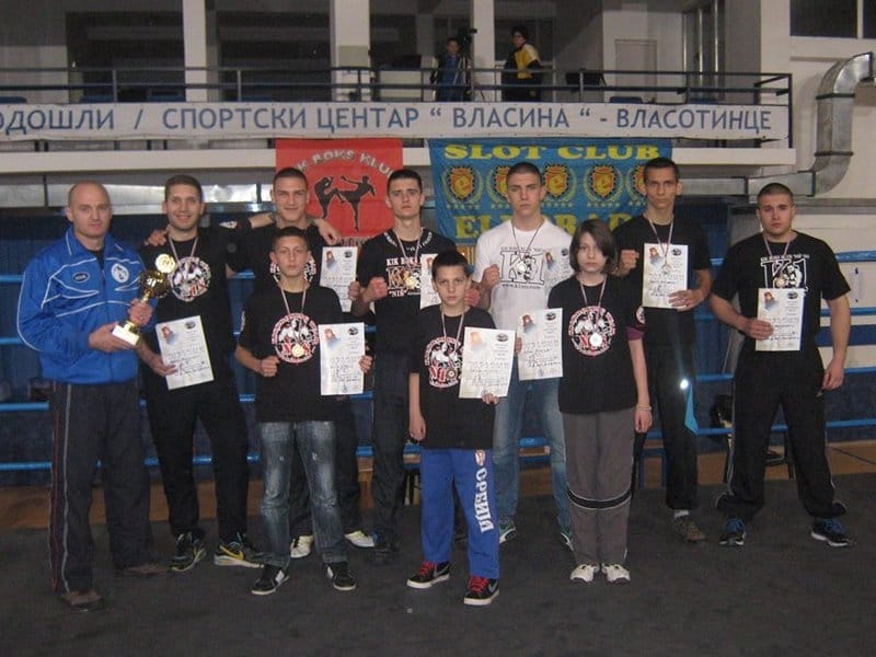 10 medalja za kikboksere iz Niša 12 vlasotince kik boks