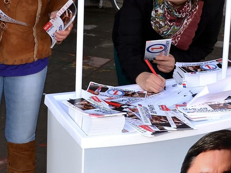 standovi ilustracija sns KOSTA Juzne vesti